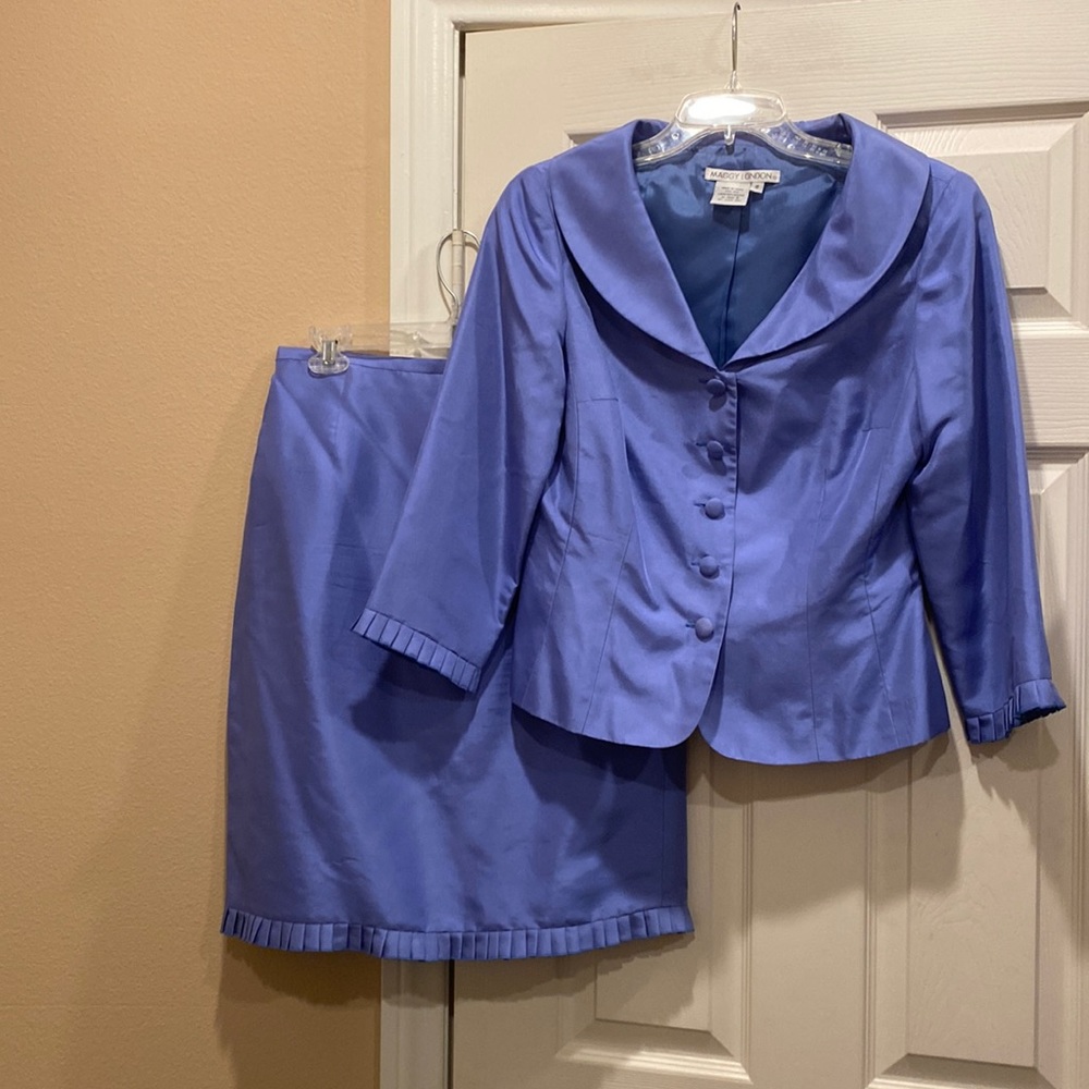 Maggy London 100% silk skirt suit